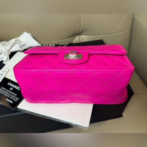 Pending xx CHANEL▪️19K 2.55 Mini Reissue Fuschia quilted goatskin - Picture 8 of 16